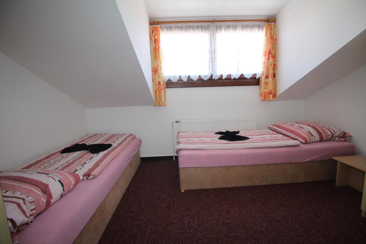 Penzion U Blanice Husinec  Bagian luar foto