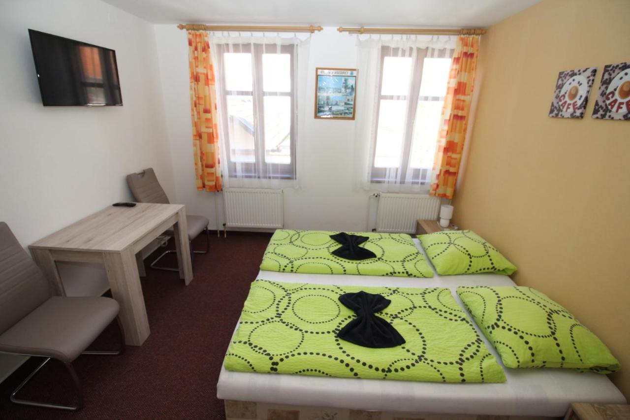 Penzion U Blanice Husinec  Bagian luar foto