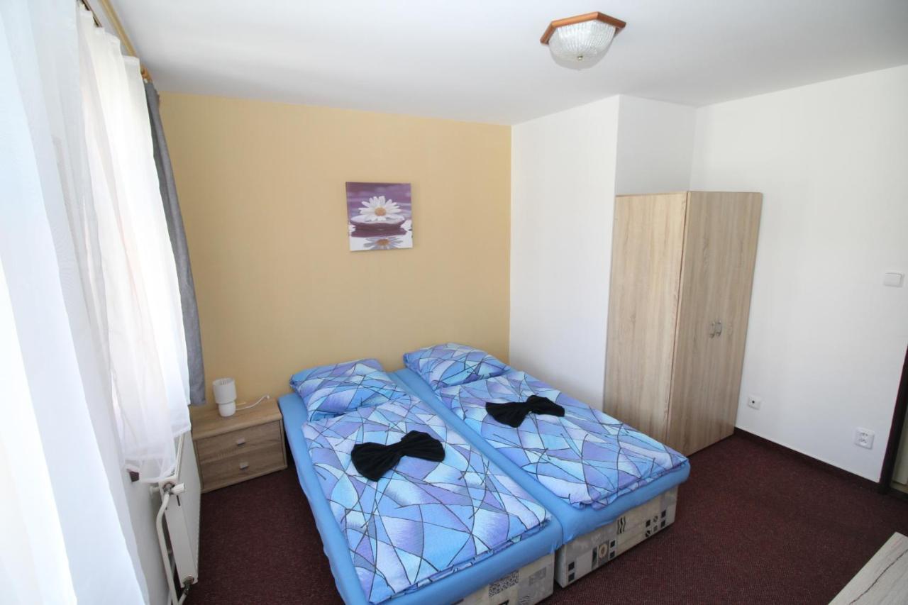 Penzion U Blanice Husinec  Bagian luar foto